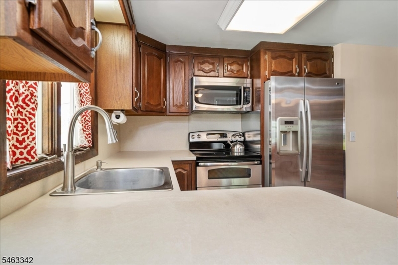 8 Fern Ave Property Photo 18