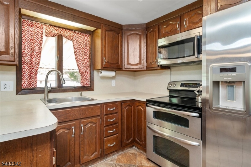 8 Fern Ave Property Photo 19