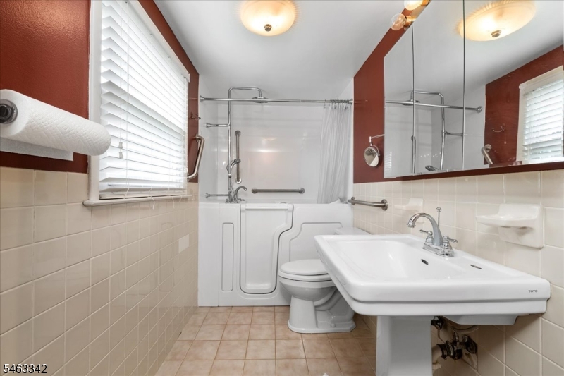 8 Fern Ave Property Photo 38