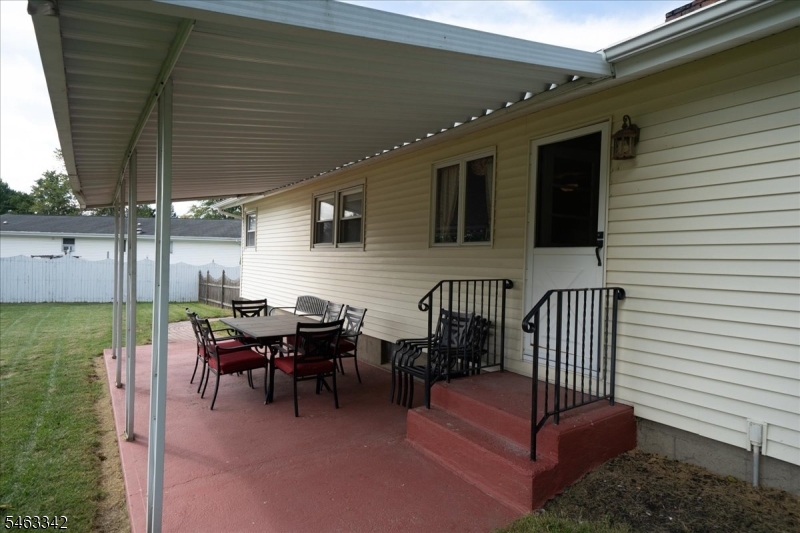 8 Fern Ave Property Photo 44