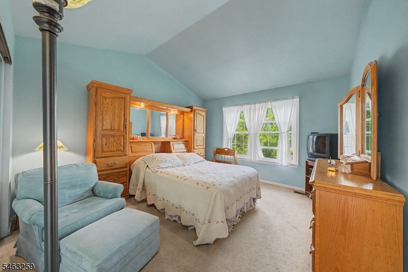 3 Weatherhill Rd Property Photo 13