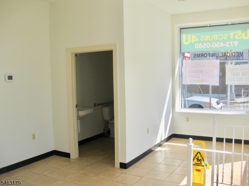 108 Franklin St Property Photo 3