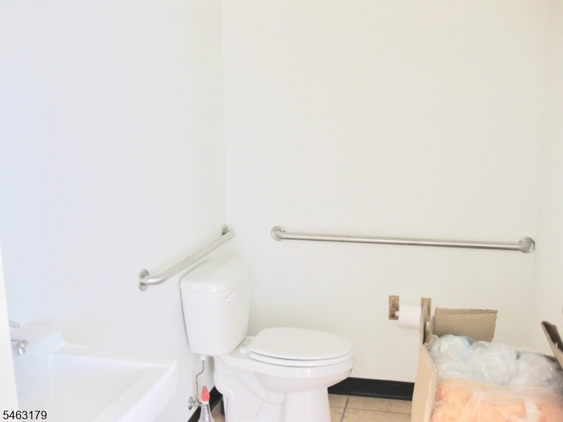 108 Franklin St Property Photo 5