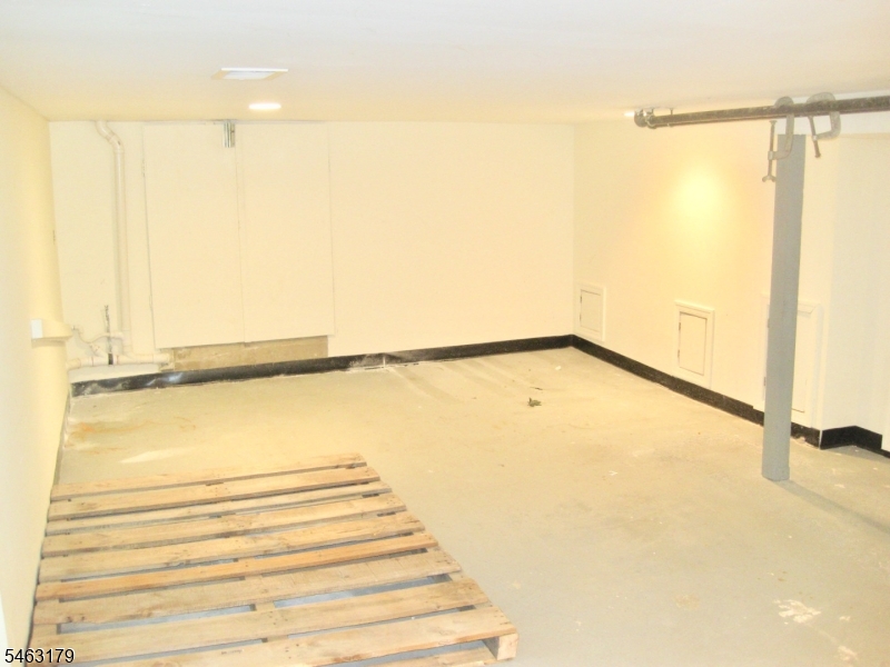 108 Franklin St Property Photo 13
