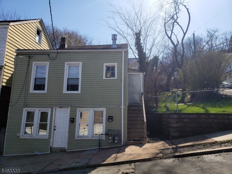 121 Turner St 123 Property Photo 3