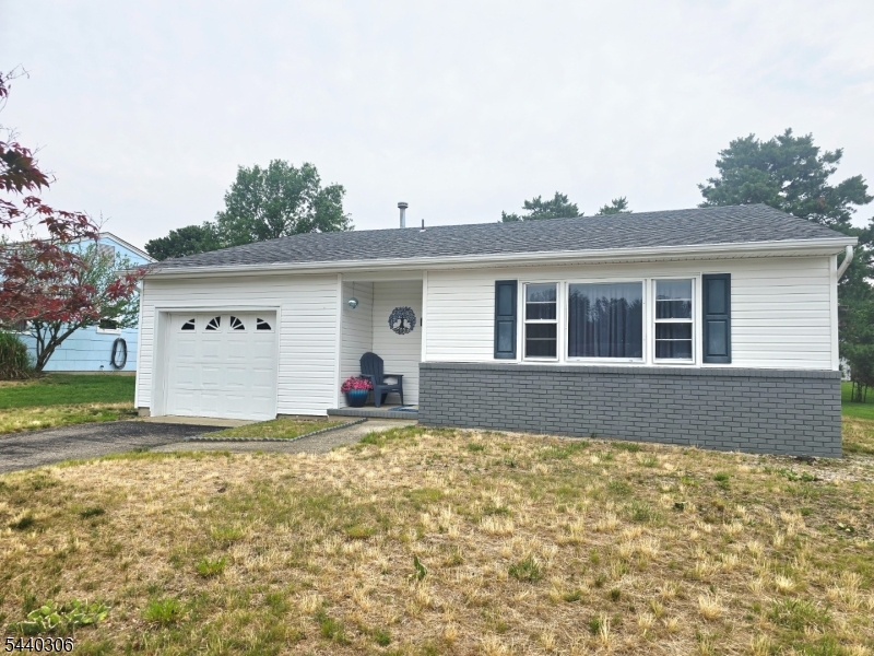 214 Westbrook Dr Property Photo 1