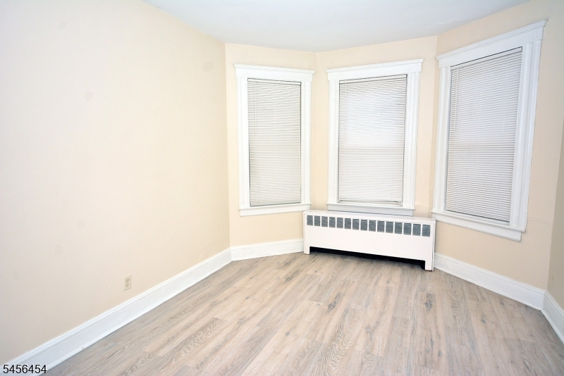 526 Court St Property Photo 5
