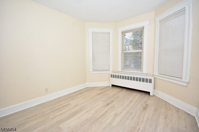 526 Court St Property Photo 6