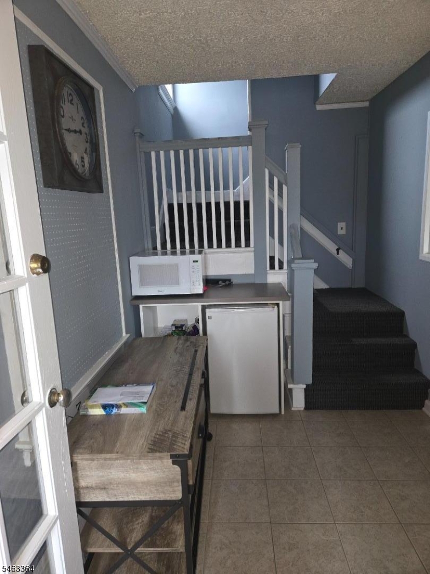 561 Northfield Ave Property Photo 6