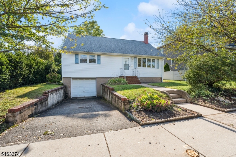 78 Garden St Property Photo 1