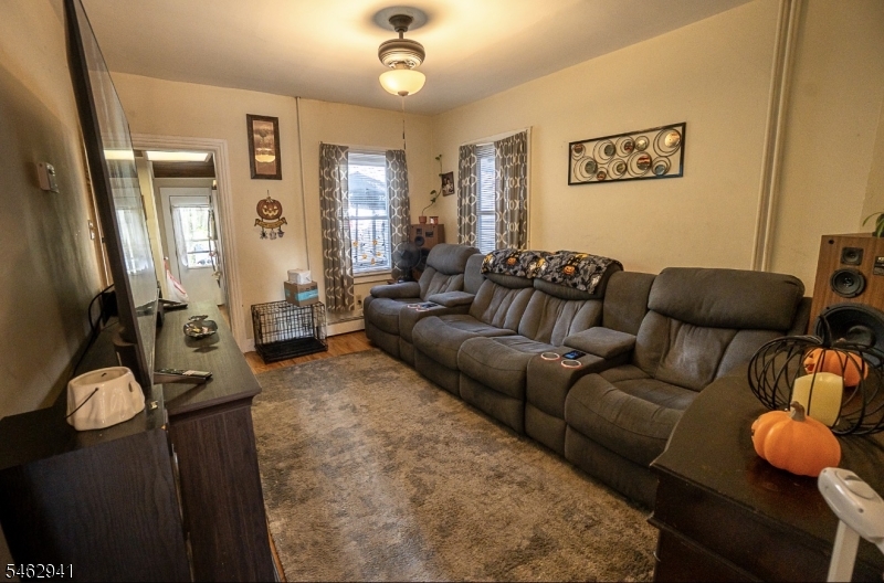 15 Lewis St Property Photo 2