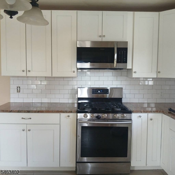 120 Jefferson Pl Property Photo 2