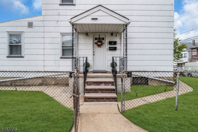 115 Van Riper Ave 2 Property Photo 2