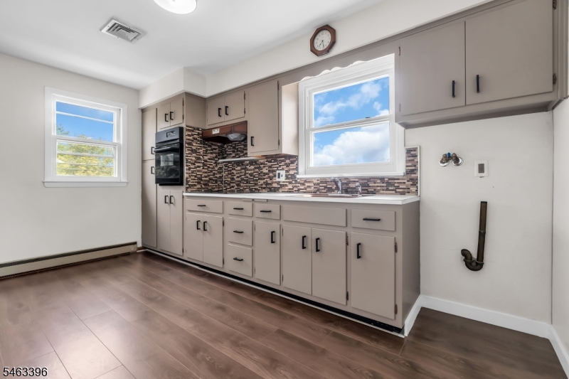 115 Van Riper Ave 2 Property Photo 3
