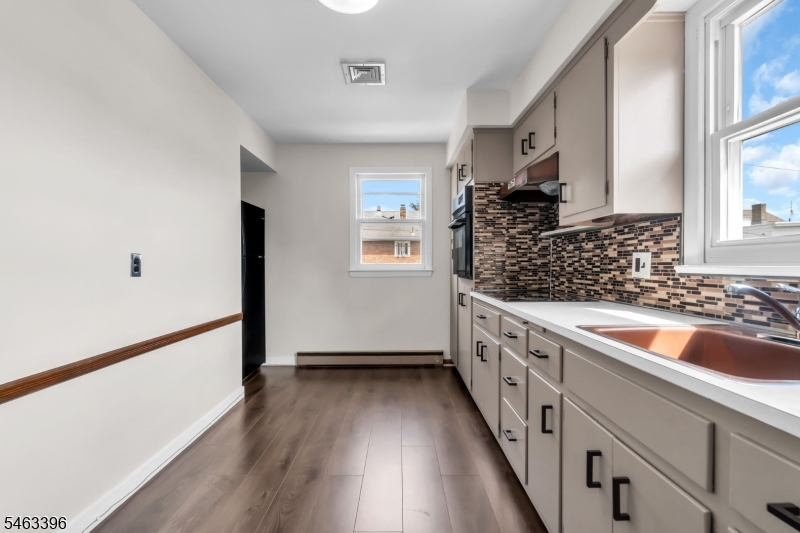 115 Van Riper Ave 2 Property Photo 4