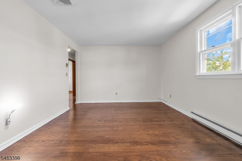 115 Van Riper Ave 2 Property Photo 8