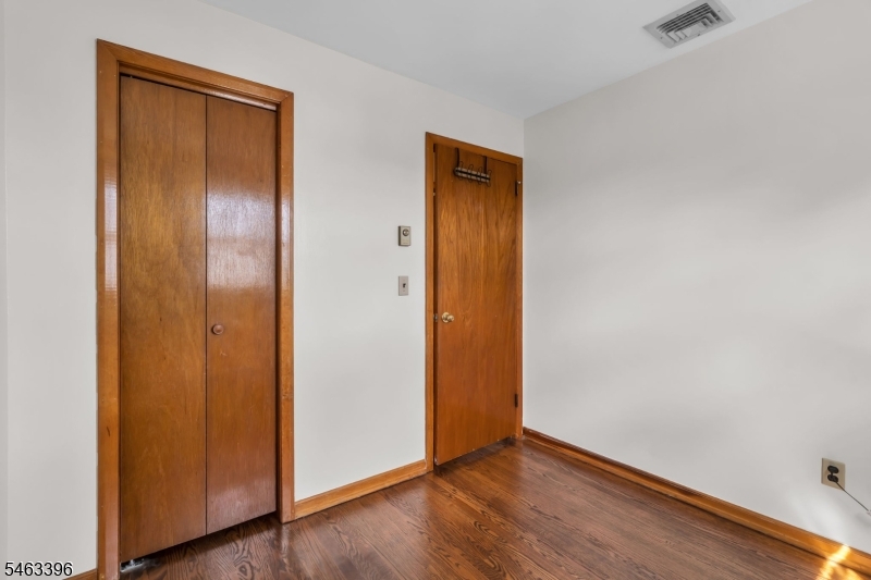 115 Van Riper Ave 2 Property Photo 17