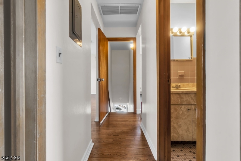 115 Van Riper Ave 2 Property Photo 19