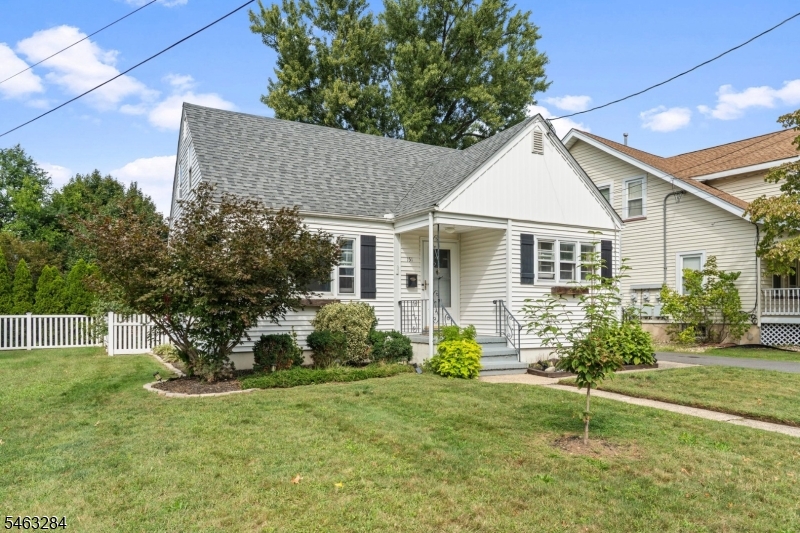 151 Harris Ave Property Photo 3