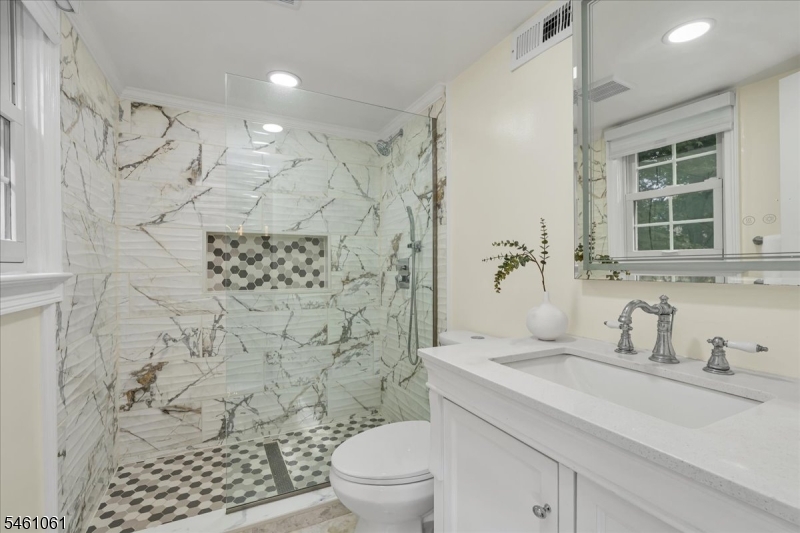 71 Willoughby Road Property Photo 23