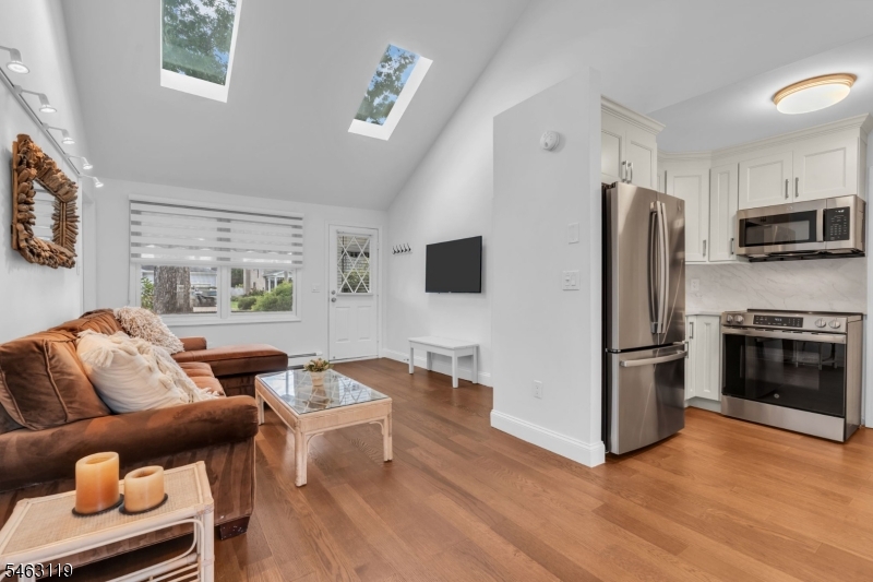 604 Monmouth Ave Property Photo 8