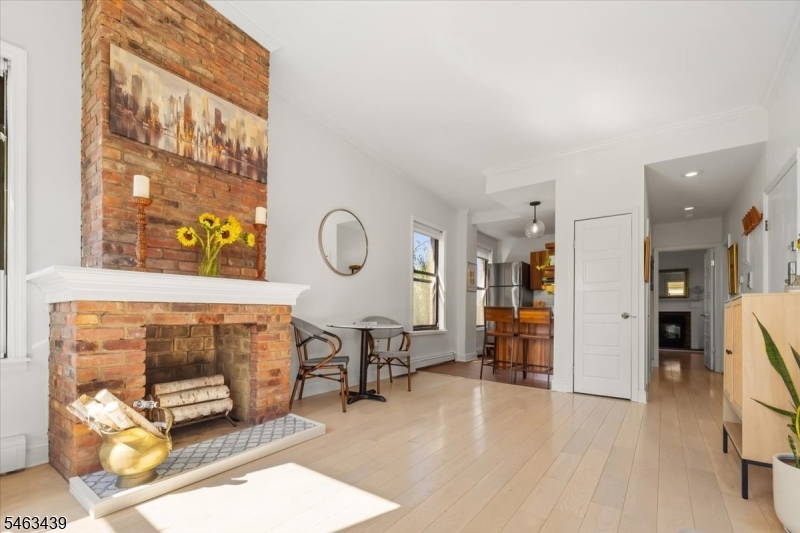 273 Monmouth St 273c Property Photo 5