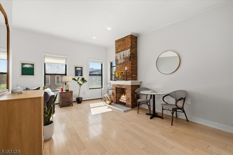273 Monmouth St 273c Property Photo 6
