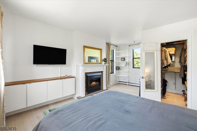 273 Monmouth St 273c Property Photo 16