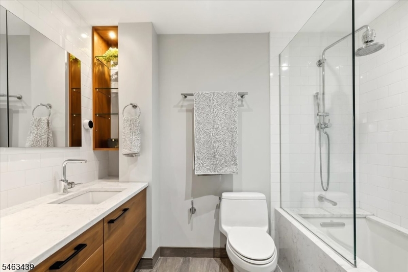 273 Monmouth St 273c Property Photo 17
