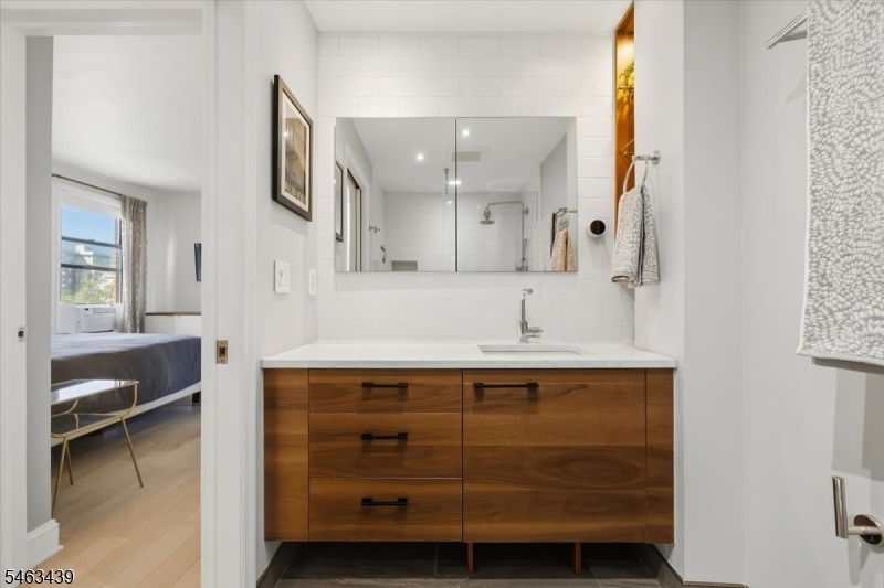 273 Monmouth St 273c Property Photo 18
