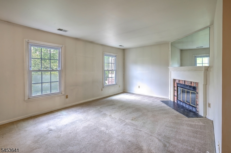 89 Jamestown Rd. Property Photo 3
