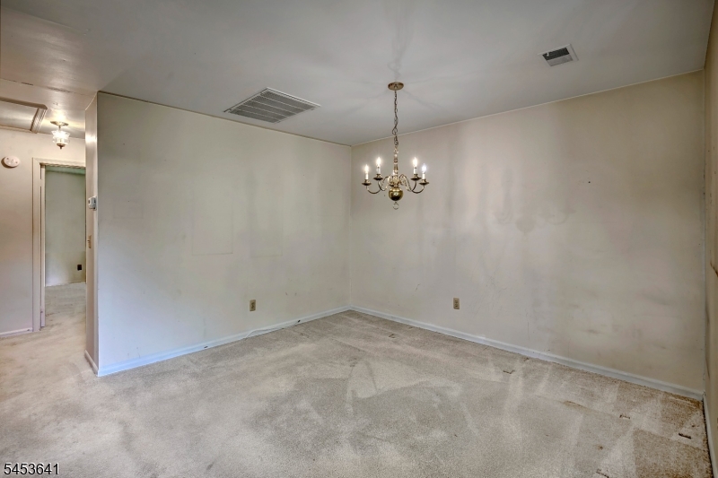 89 Jamestown Rd. Property Photo 5