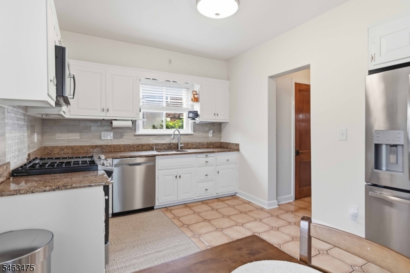 103 3rd Ave Property Photo 14