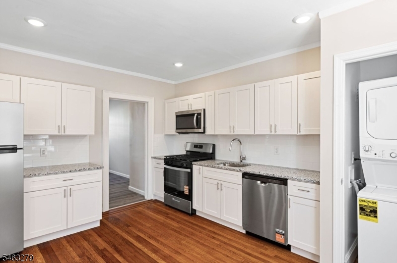 55 Grove St 102 Property Photo 4