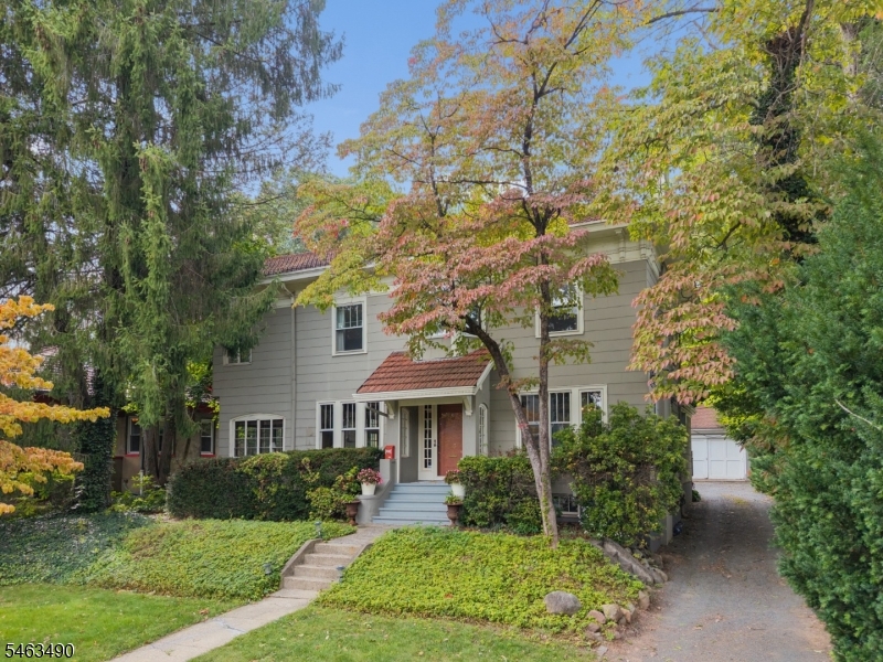 115 Maplewood Ave Property Photo 3
