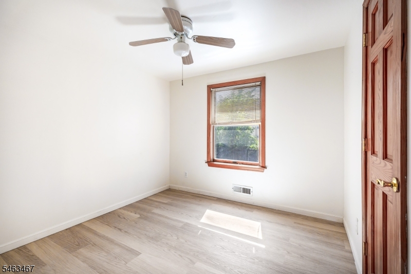 233 Henry Ct Property Photo 15