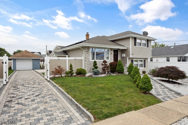 147 James St Property Photo 3