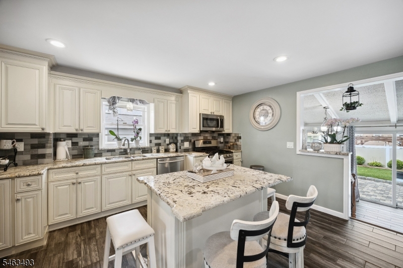 147 James St Property Photo 10