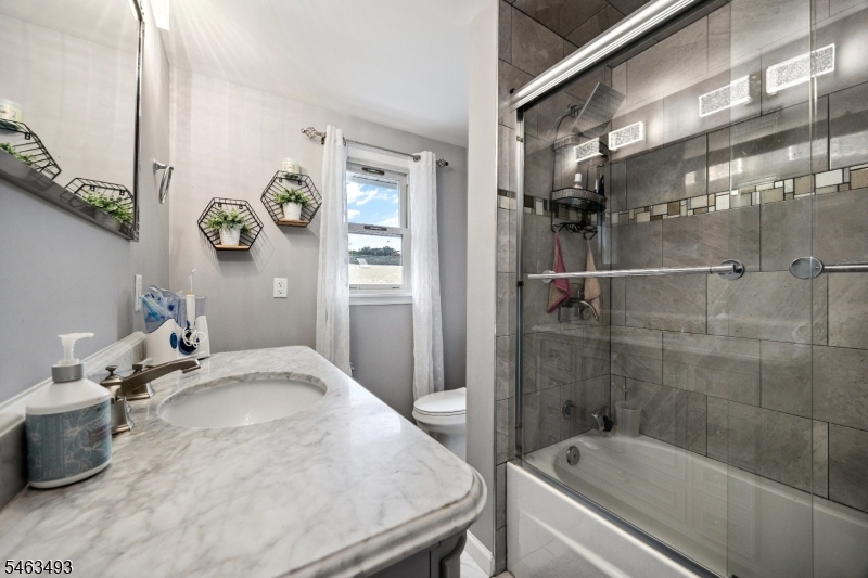 147 James St Property Photo 15