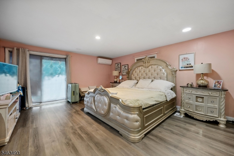 147 James St Property Photo 16
