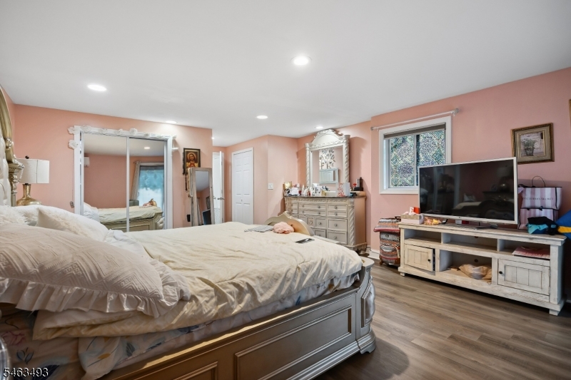 147 James St Property Photo 17
