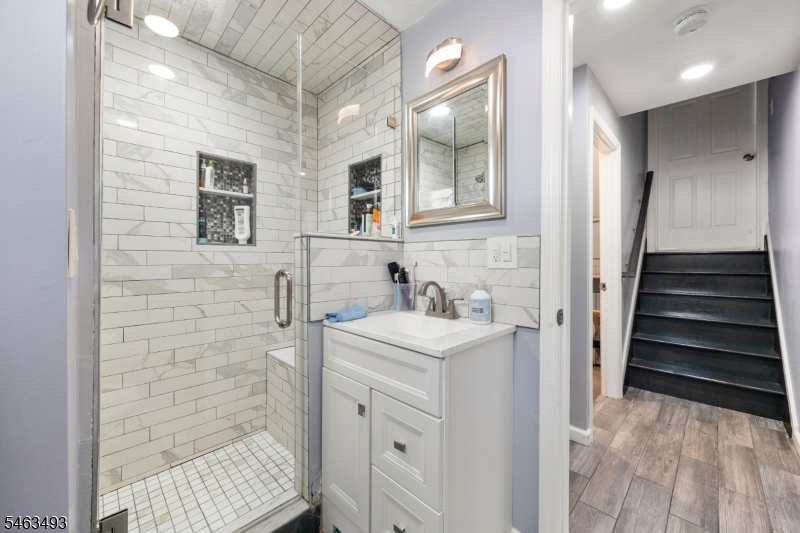 147 James St Property Photo 28