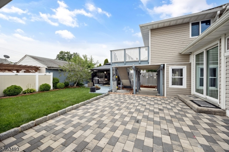 147 James St Property Photo 33
