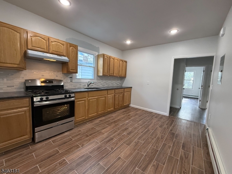 226 N Clinton St 1 Property Photo 11