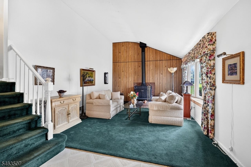 38 Sherwood Ave Property Photo 4