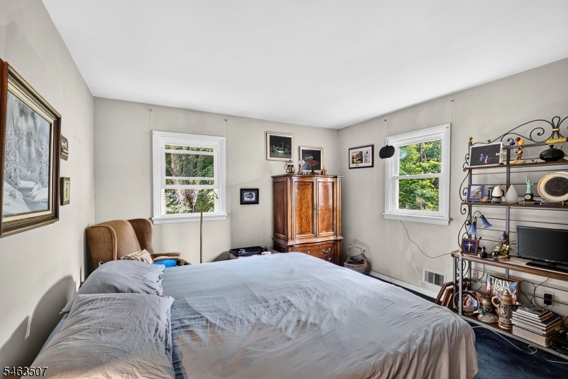 38 Sherwood Ave Property Photo 8