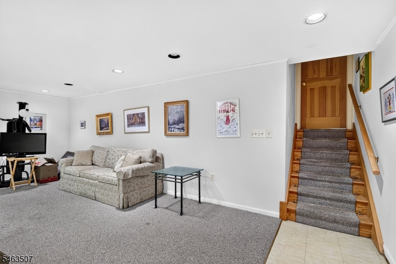 38 Sherwood Ave Property Photo 12