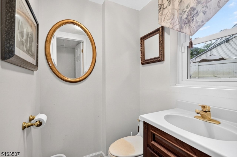 38 Sherwood Ave Property Photo 14