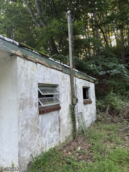 58 Hollow Rd Property Photo 2