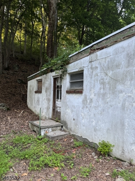 58 Hollow Rd Property Photo 3
